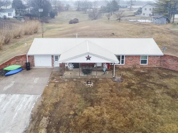 302 E Bay St, Pleasant Hill, IL 62366