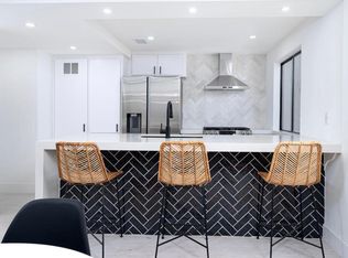 2230 N Indian Canyon Dr UNIT F, Palm Springs, CA 92262