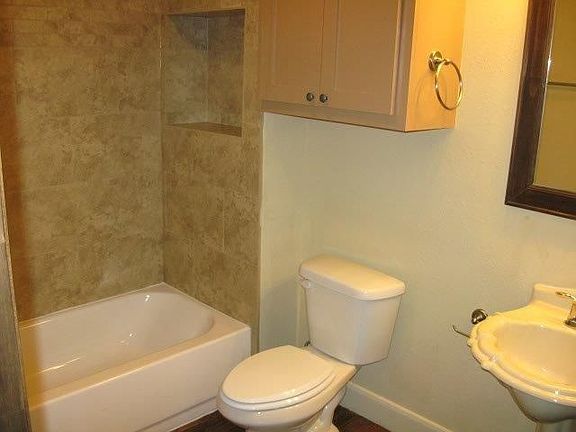 5th image of 15644 Connie Ln
