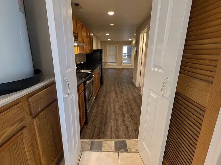 1004 Irving St NW #B — Photo 12