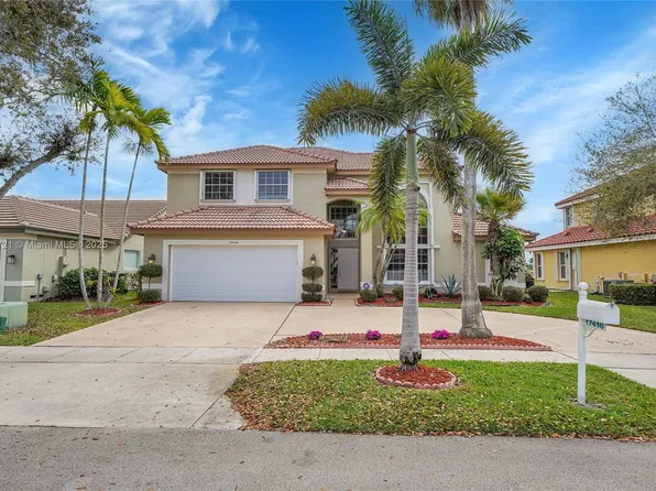 17416 NW 7th St, Pembroke Pines, FL 33029
