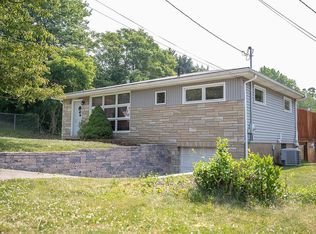 132 Mount Lebanon Dr, Wheeling, WV