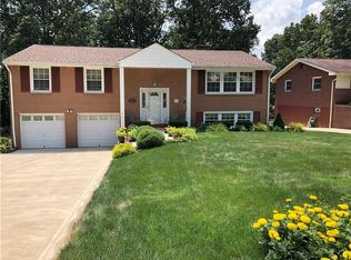 132 S Jamestown Rd, Coraopolis, PA 15108