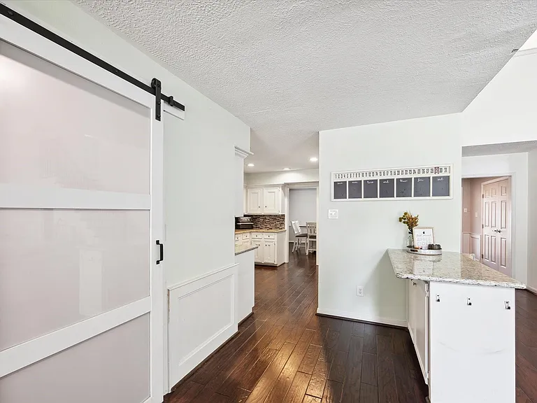 302 Houghton Rd — Photo 11