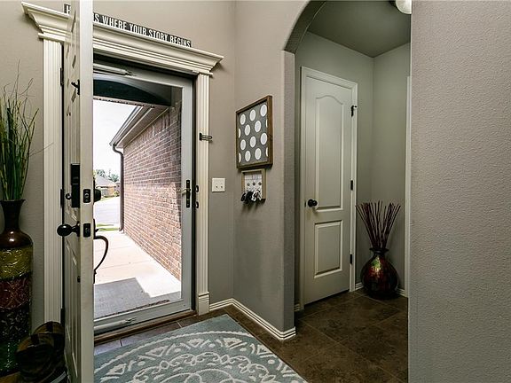 3rd image of 759 E Cypress Ct