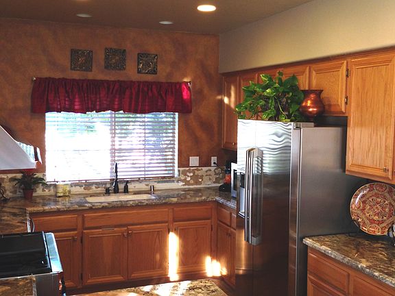 4th image of 1342 N Merlot Ct