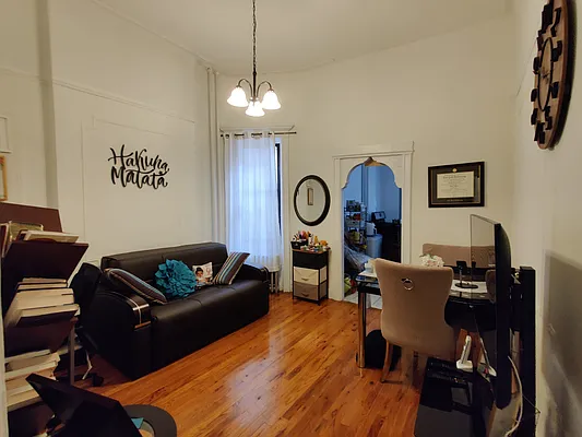 Rented by Signature Property Realty | media 25