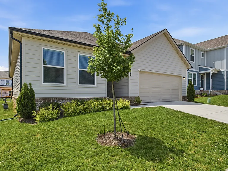 640 Cedar Brook Dr — Photo 2