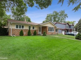 299 Peach Tree Ln, Elk Grove Village, IL 60007