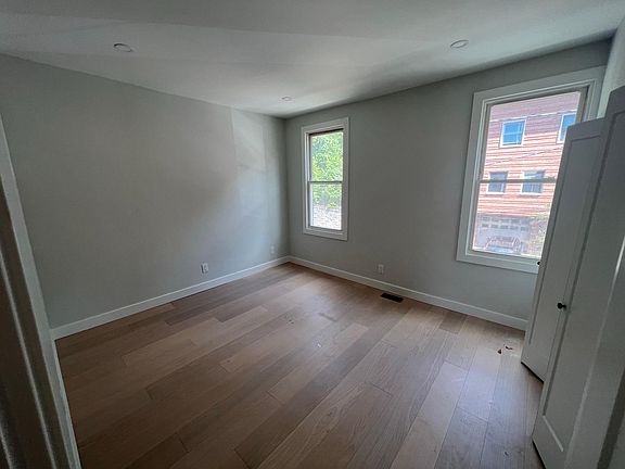 5th image of 8 W 19th St