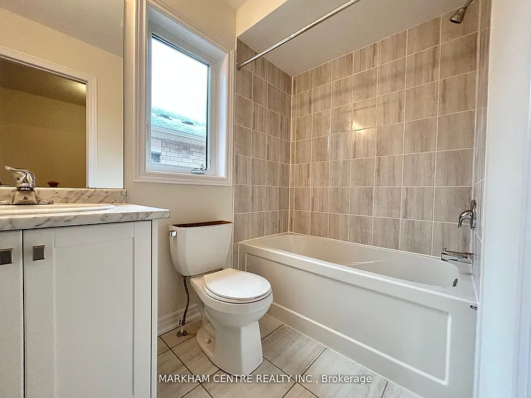 939 Crowsnest Holw — Photo 8