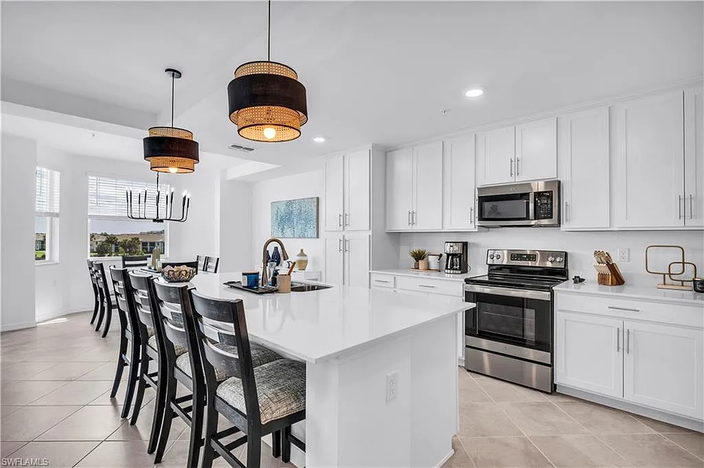 2 bed, 2.0 bath, 1154 sqft, $6,000 — Photo 2