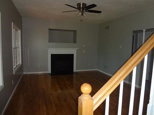 3rd image of 34 Shoals Ave