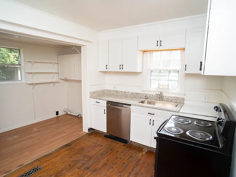 1114 8th Ave — Photo 5