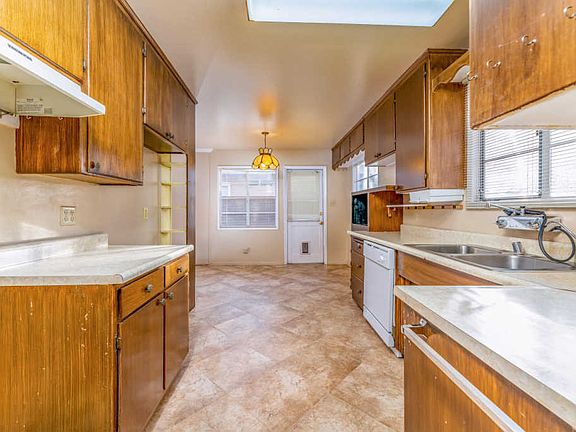 2nd image of 215 E Avenue J8