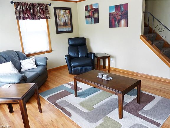 3rd image of 2426 Klusner Ave