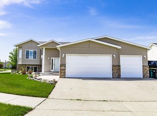 933 Westport Pkwy, West Fargo, ND 58078