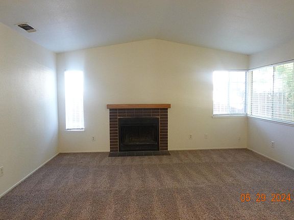 3rd image of 525 Oakborough Ave