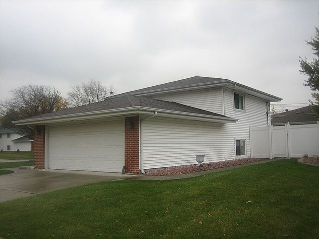 2nd image of 8501 Colette Ln