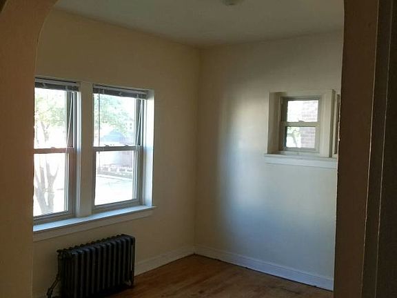 3rd image of 4719 W Burleigh St #14