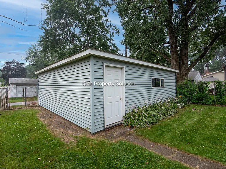 7611 Northcote Ave — Photo 24