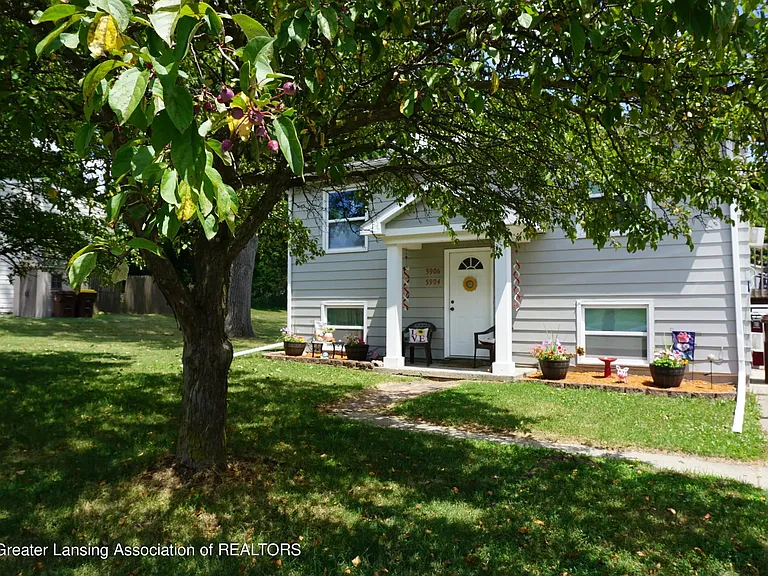 5904 Edson St — Photo 2