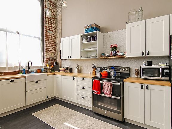 5th image of 8205 Franklin Blvd #6