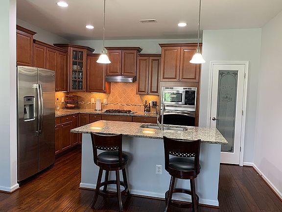 4th image of 4000 Dewitt Dr