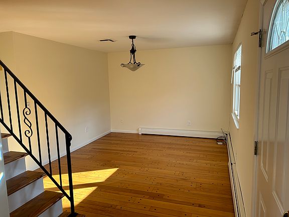 5th image of 315 Wagner Ave