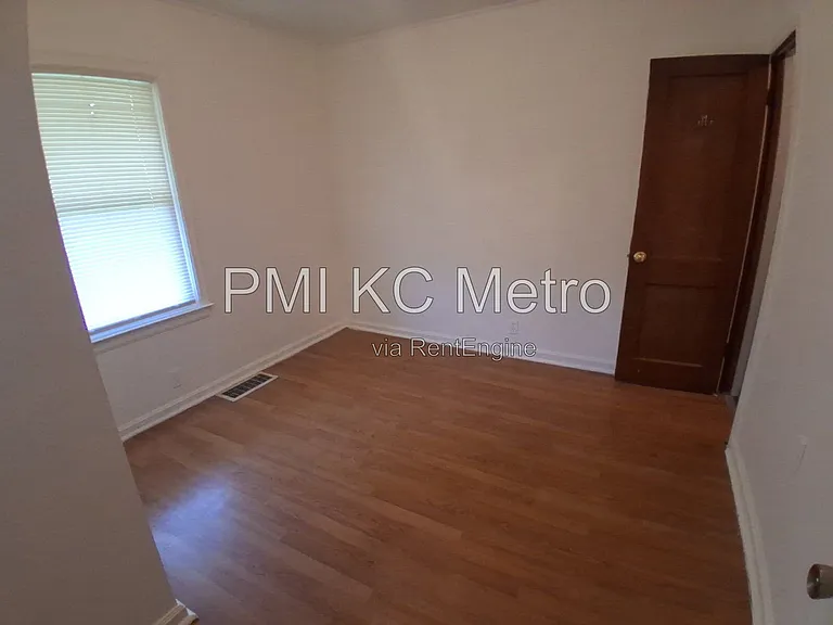 26 S Central St #9 — Photo 5