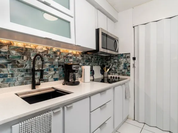 5757 Avenida Isla Verde APT 602, Carolina, PR 00979