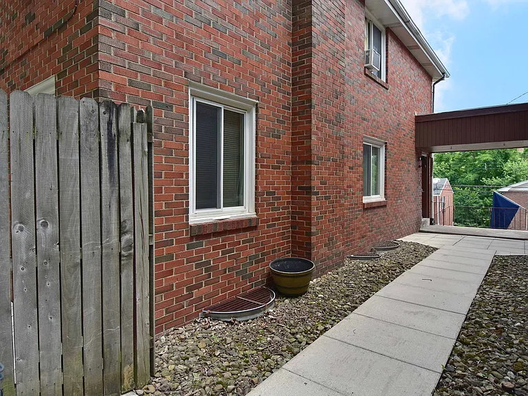 3152 Glendale Ave #1 — Photo 19