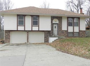 19215 E 14th St N, Independence, MO 64056