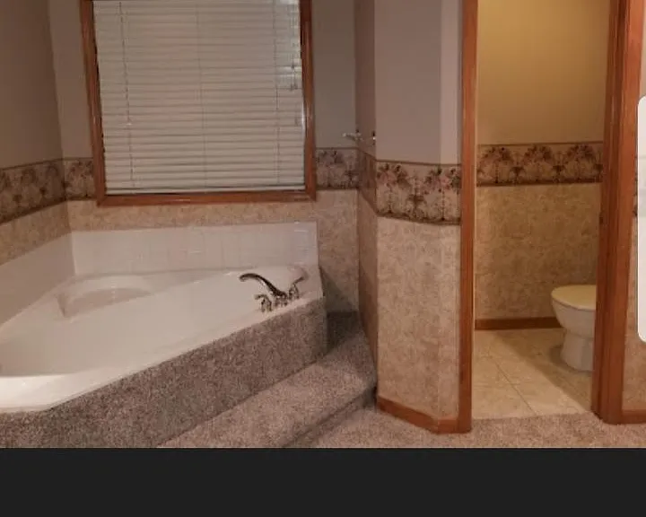 Master bath area