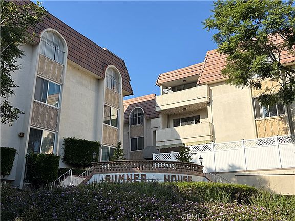 4th image of 5625 N Sumner Way #206