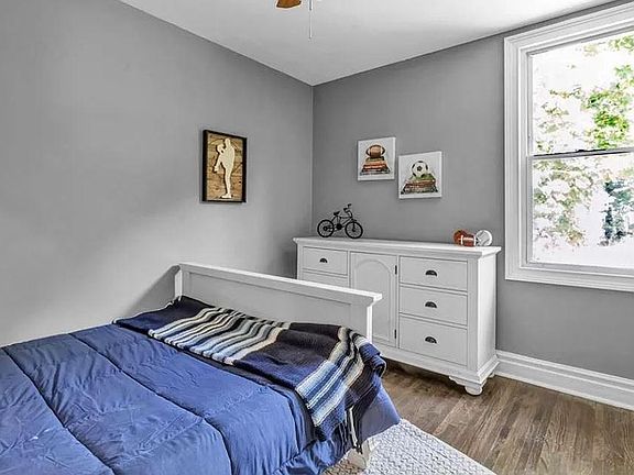 5th image of 1-484 W Utica St #1