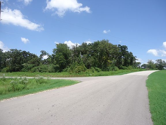 Fabulous well treed lot
