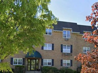 392 Maryland Ave APT 2C, Staten Island, NY 10305