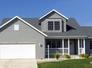 794 E Sportsman Ln, La Porte, IN 46350