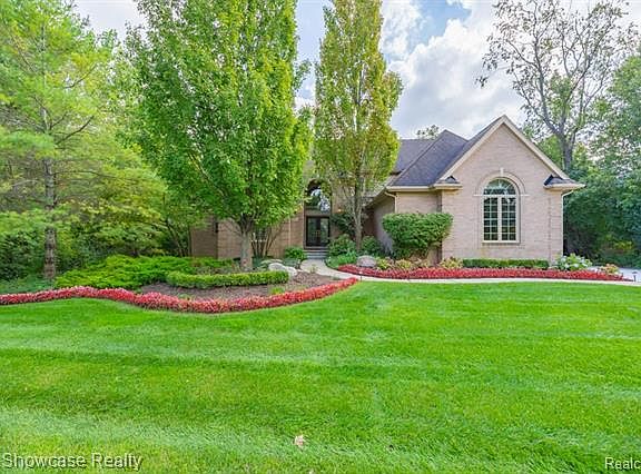 2nd image of 7511 Autumn Hill Dr