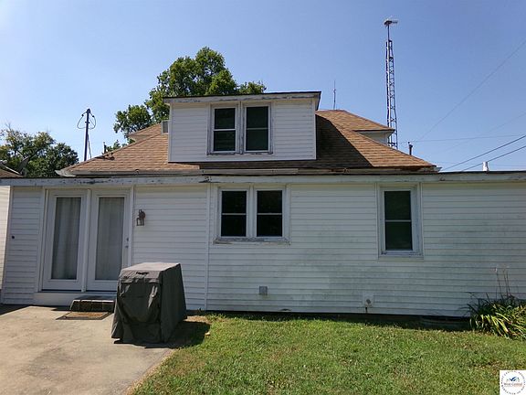 2nd image of 107 N Walnut St
