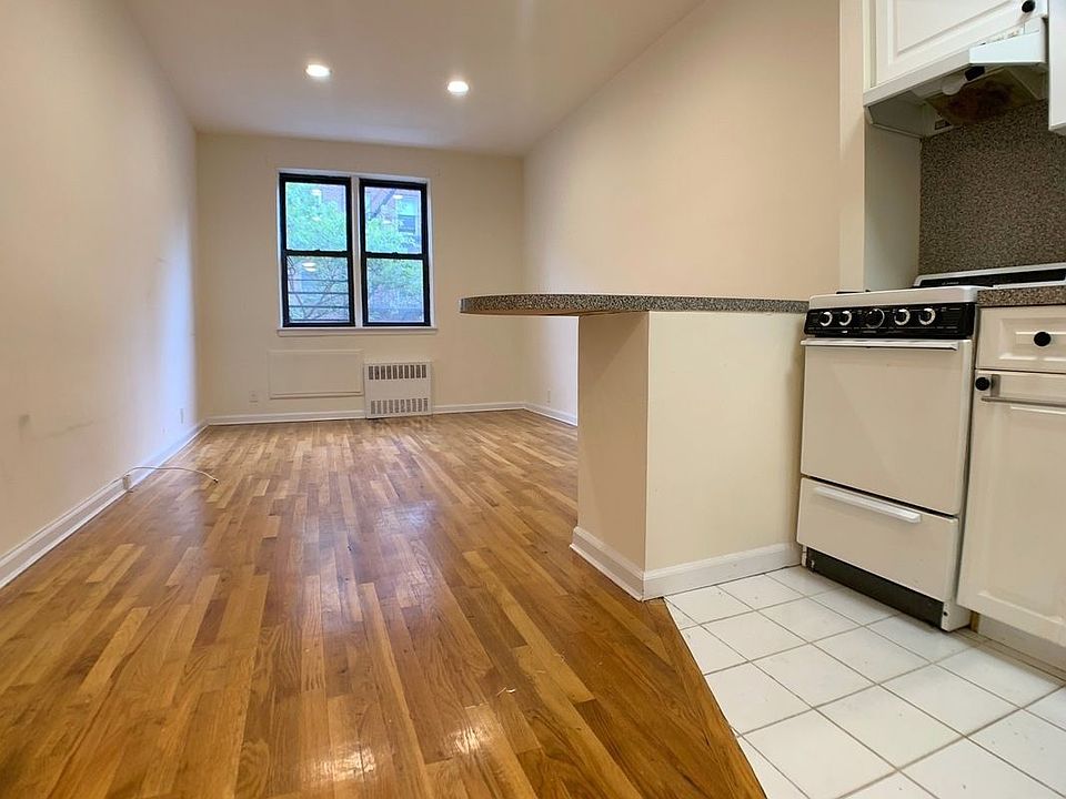 2nd image of 330 E 77th St APT 3