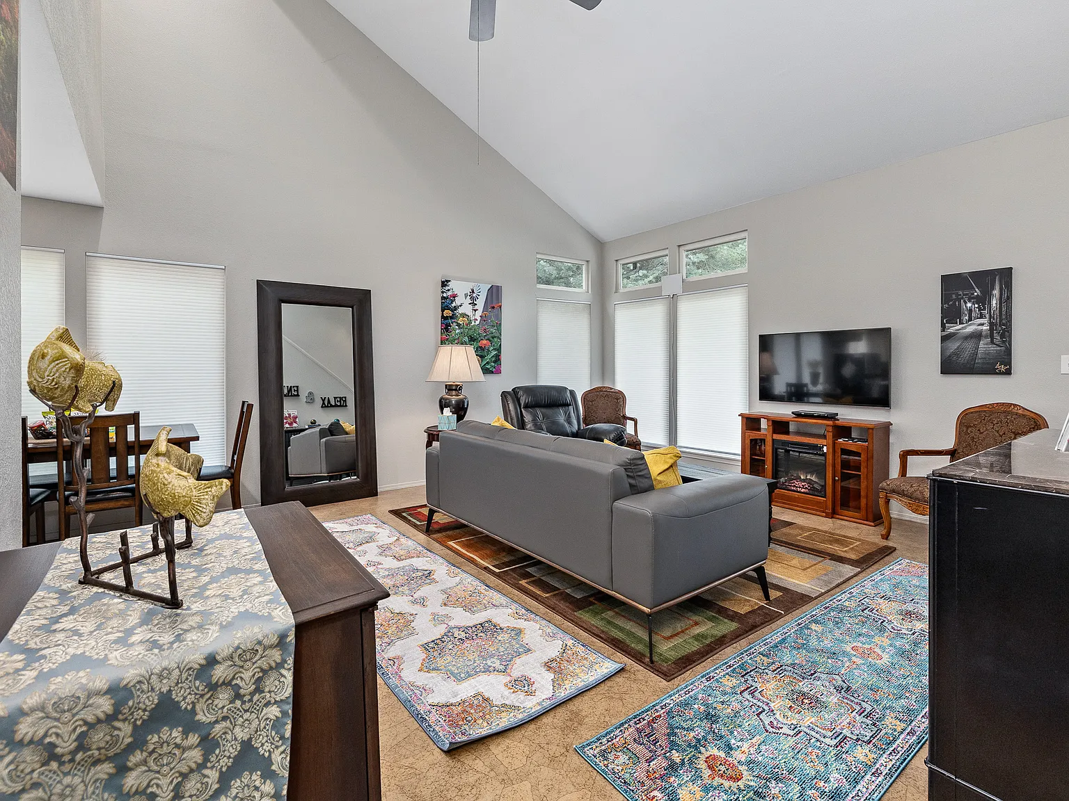 2 bed, 1200 sqft, $2,395 — Photo 2