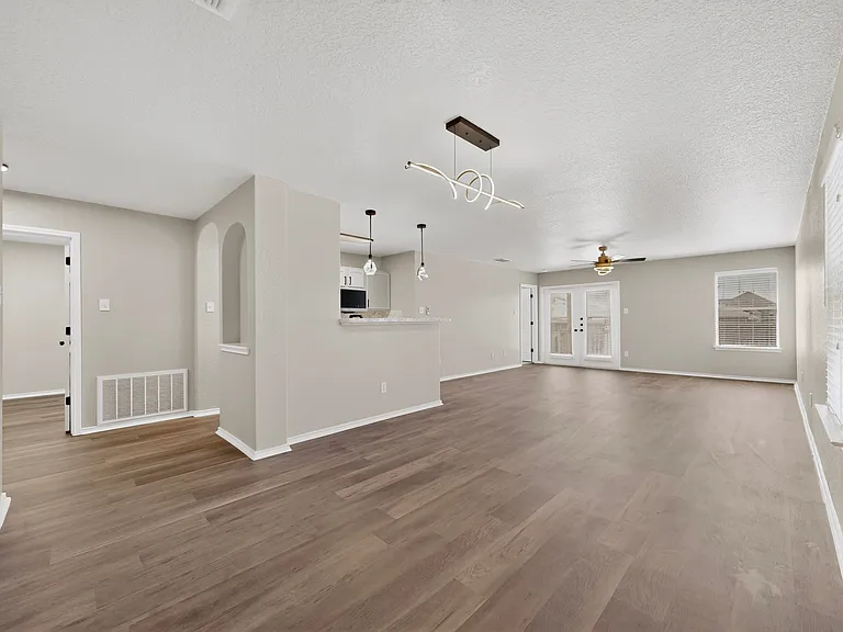 2614 Brighton Park — Photo 4