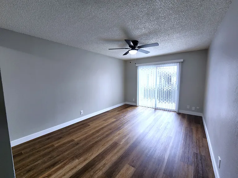 PARKWEST APARTMENTS — Photo 30