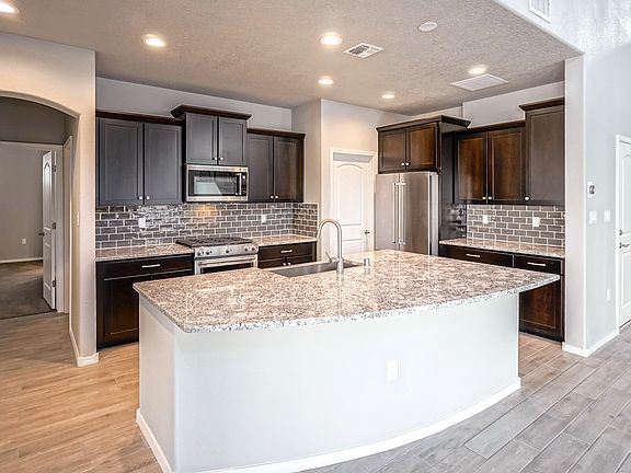 Kitchen - Thatcher Desert Ridge