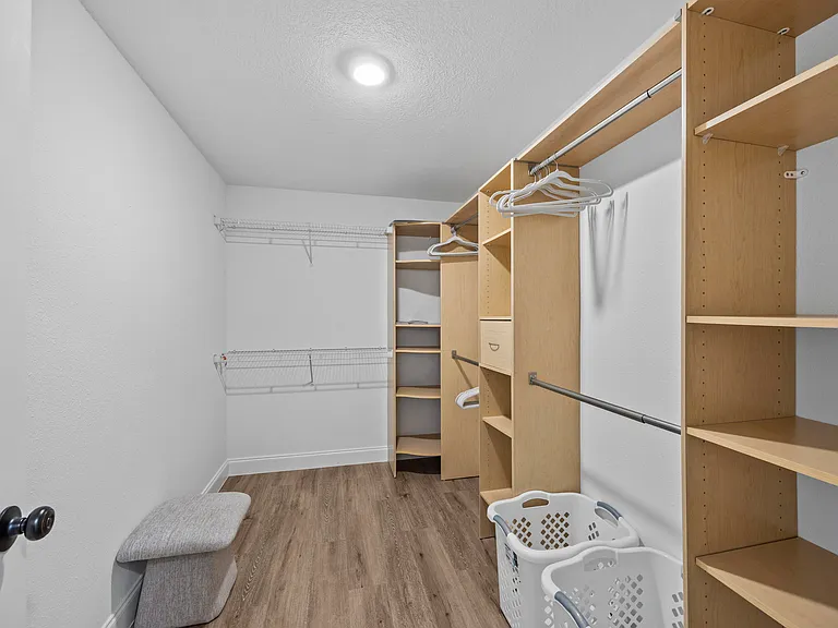 2400 Seaford Dr — Photo 22