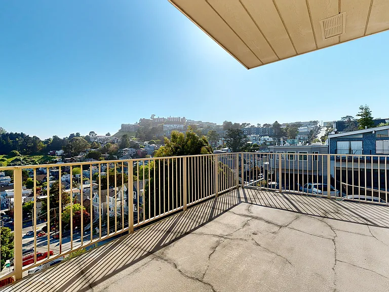 2031 Castro St #22 — Photo 4
