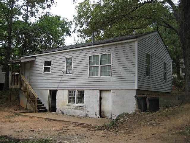 2nd image of 433 NW Northside Dr