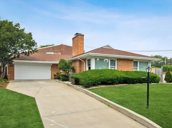 9130 Kenton Ave, Skokie, IL 60076